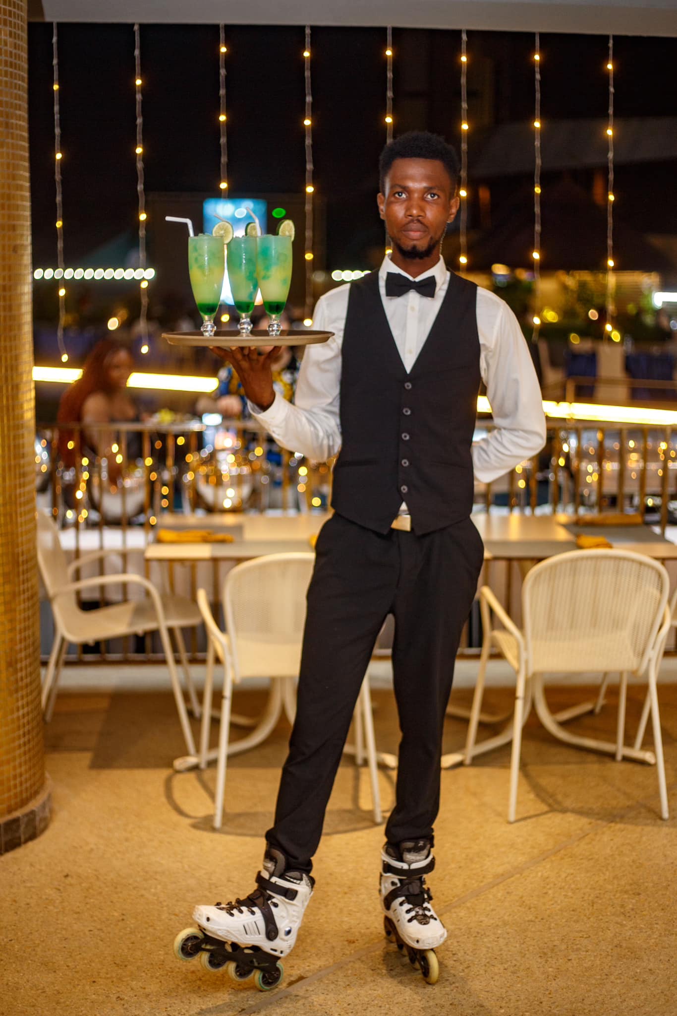 Des serveurs en roller : où en voir à Lomé ?